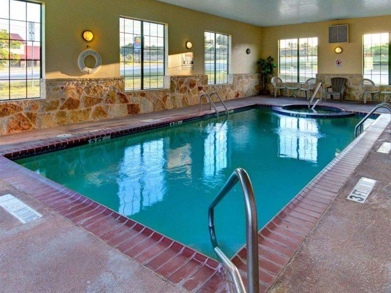 Quality Inn & Suites - Glen Rose Exteriör bild