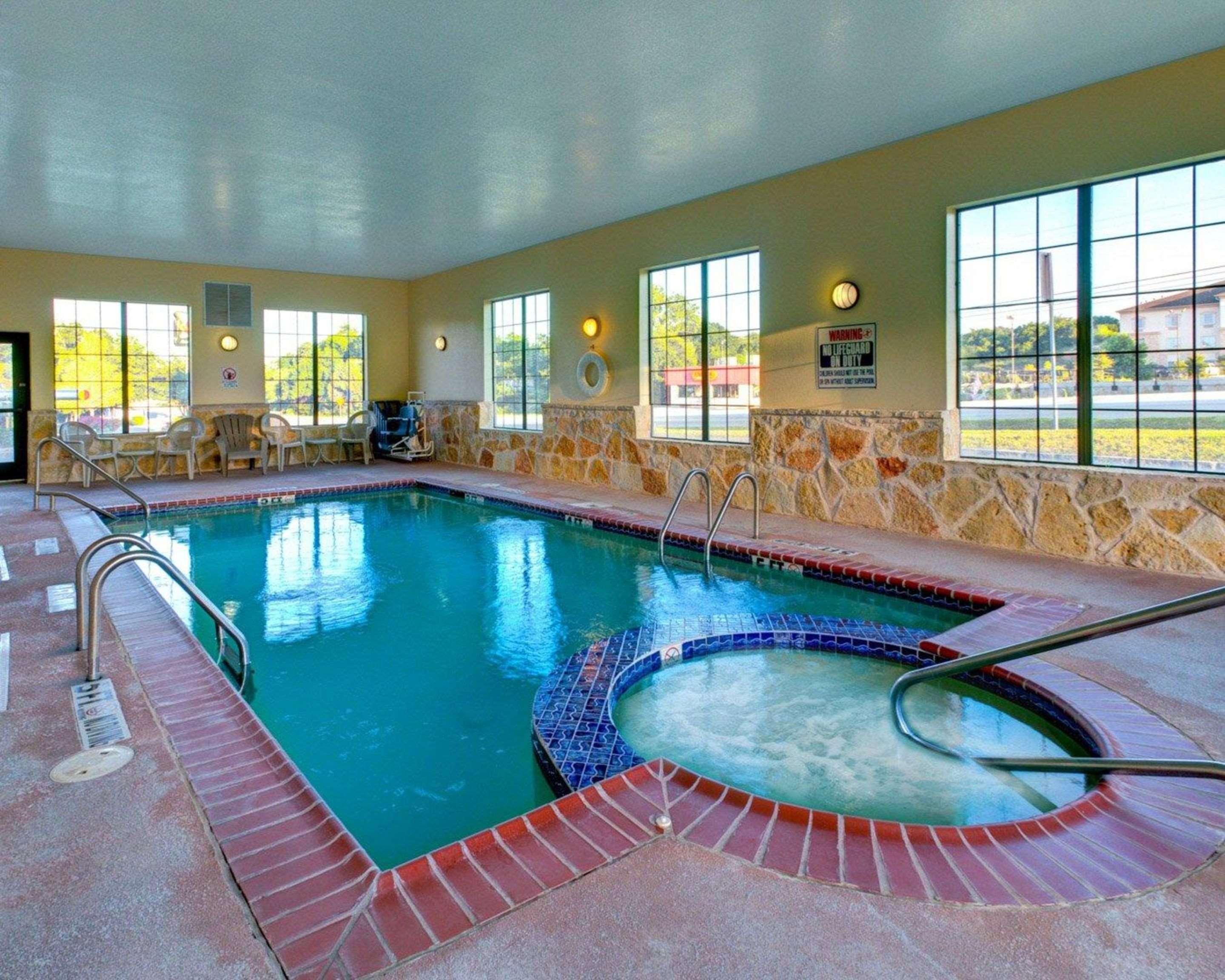 Quality Inn & Suites - Glen Rose Exteriör bild