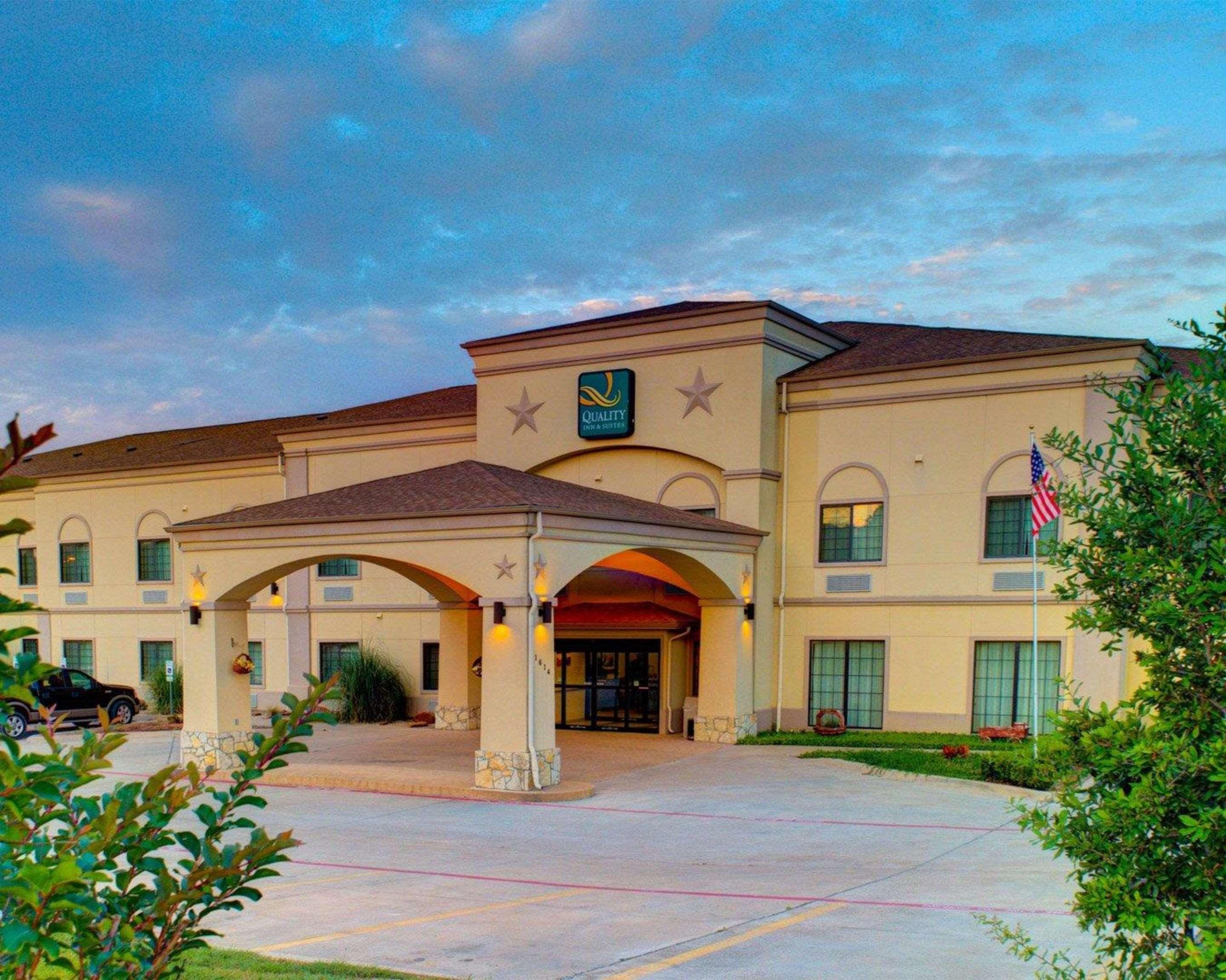 Quality Inn & Suites - Glen Rose Exteriör bild