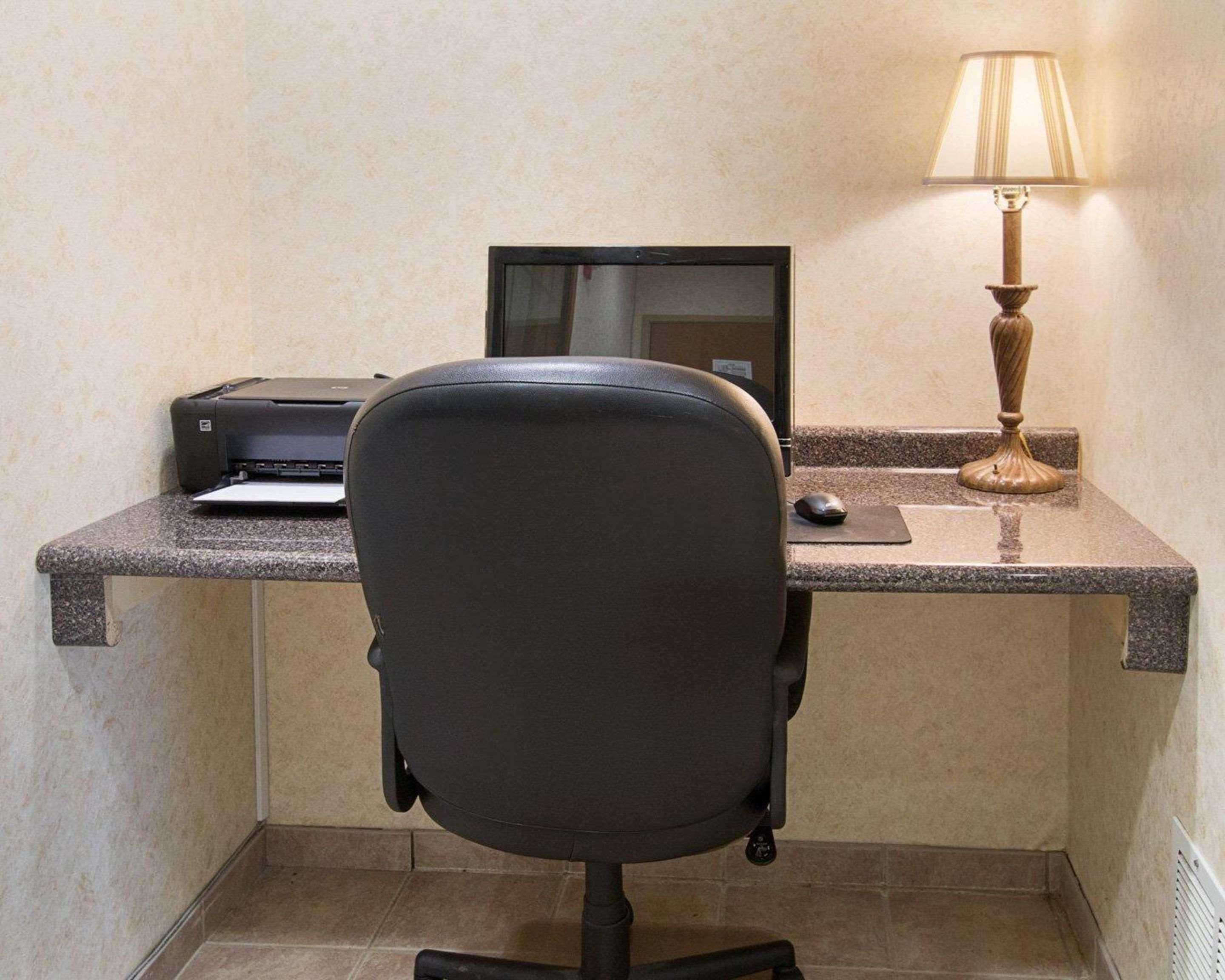Quality Inn & Suites - Glen Rose Exteriör bild